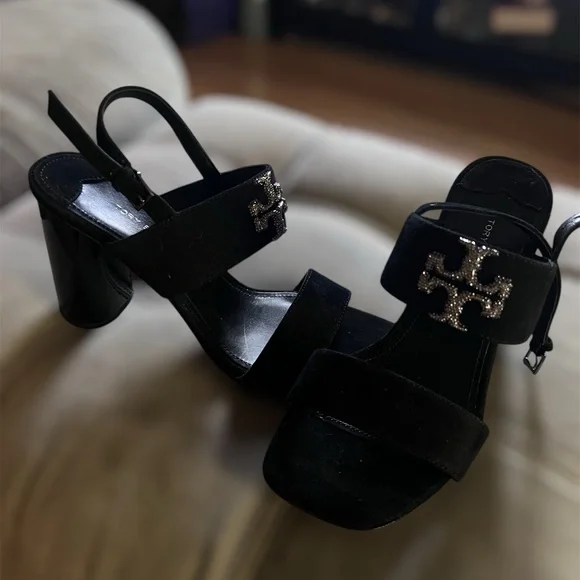 New Tory Burch Eleanor Black Velvet Women's Sandals 7M Rare find - Picture 4 of 4